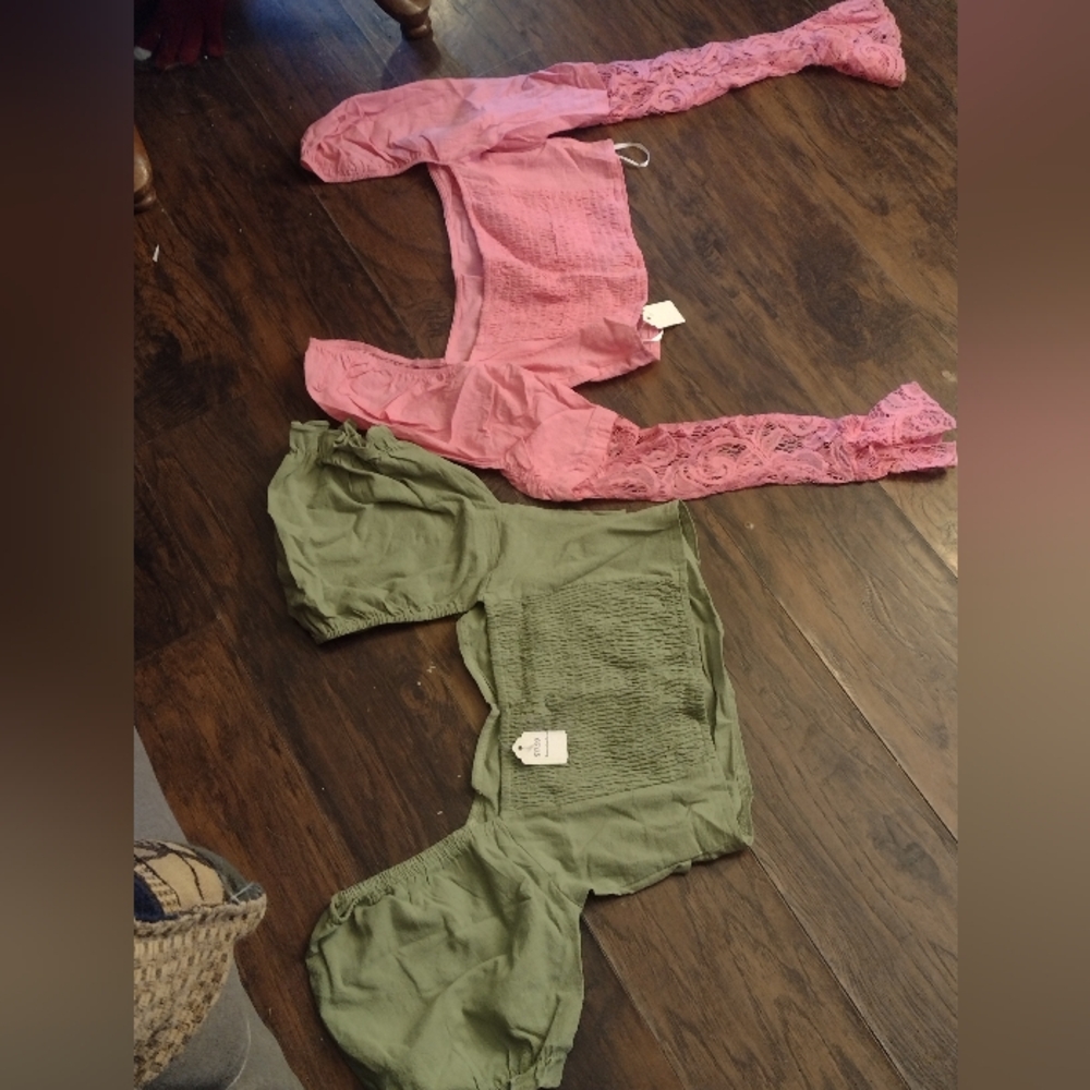 SHEIN Pink and Green Lace Crop Tops Size M